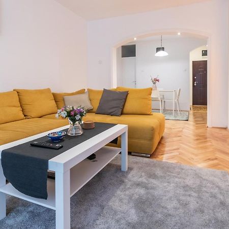 Ada City Break Belgrade Luaran gambar